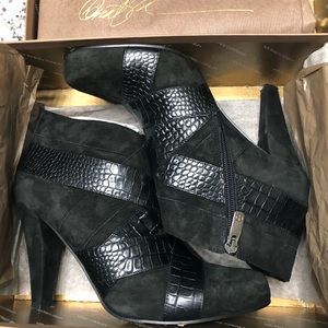 Donald Pliner Suede Dora boot